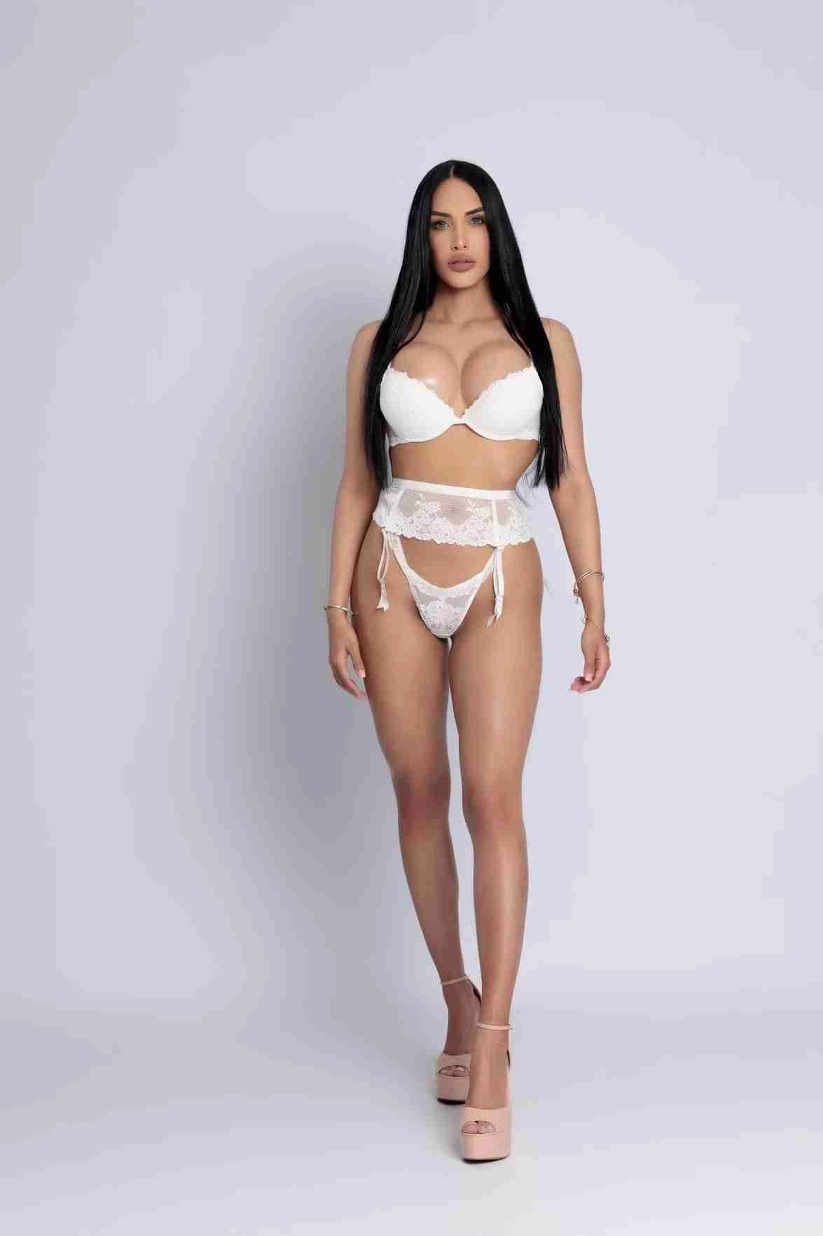 Hülya ile Antalya’da Rus VIP Keyfi